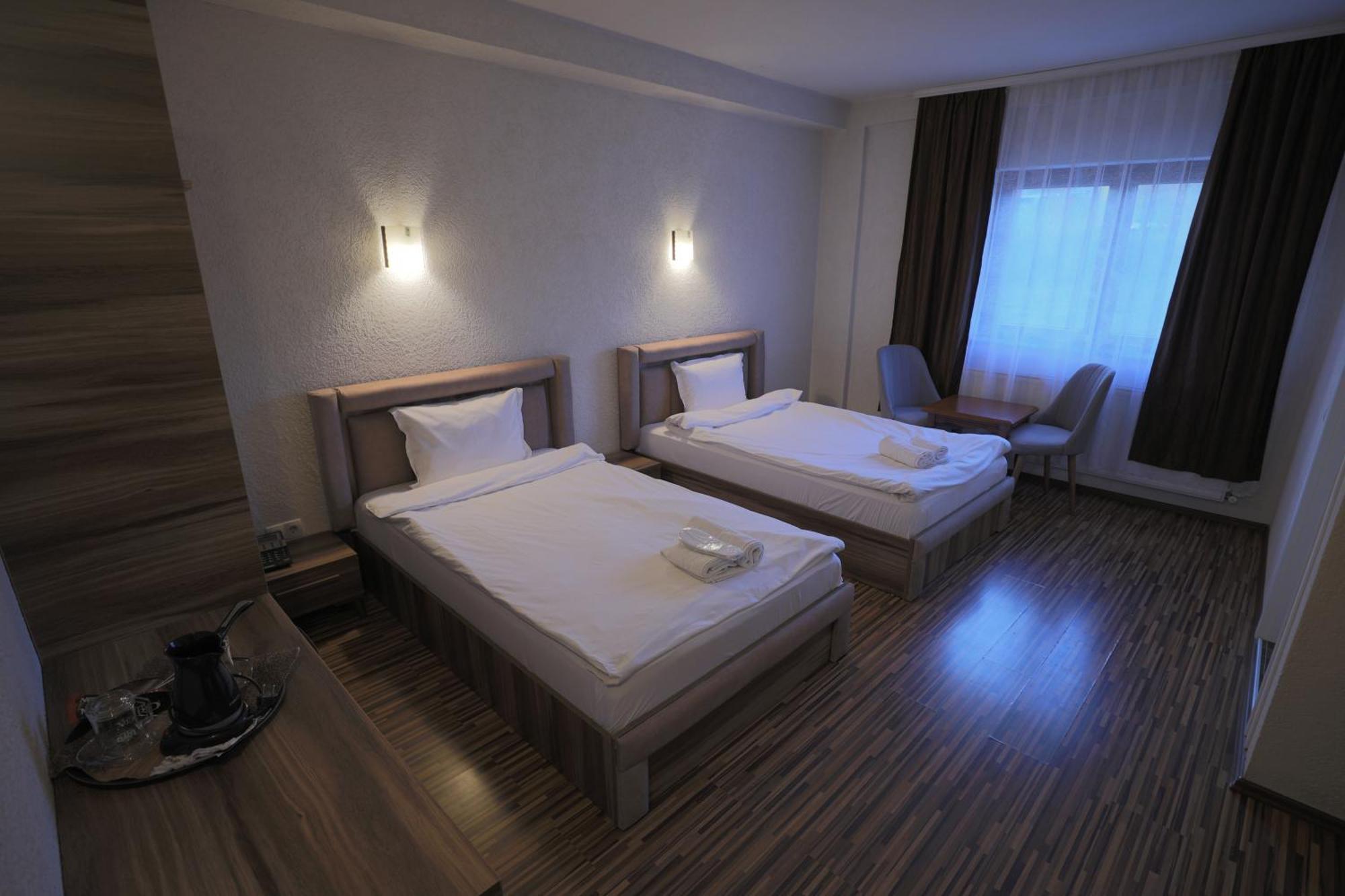 Hotel Denis 普里什蒂纳 外观 照片